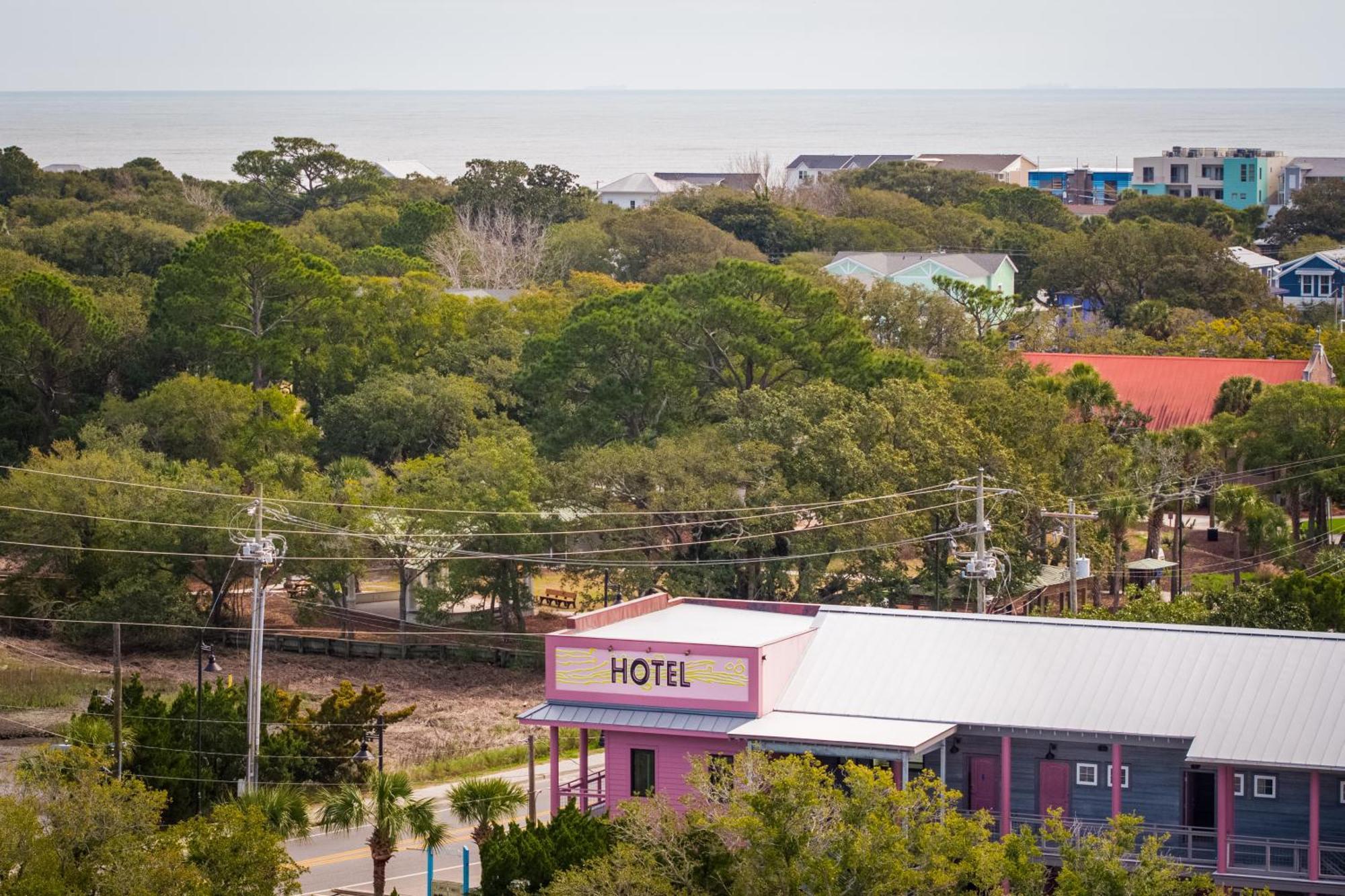 Hotel Folly With Marsh And Sunset Views Фоли Бич Экстерьер фото